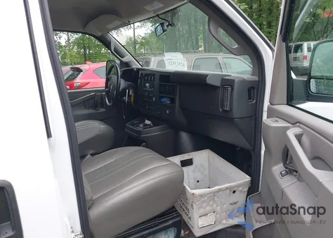 2023 Chevrolet Express G2500 из США, поврежденный, VIN 1GCWGBFP7P1254184